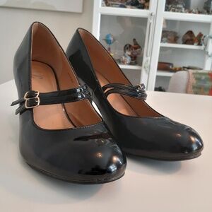 Round Toe Heeled Double Strap  Mary Jane